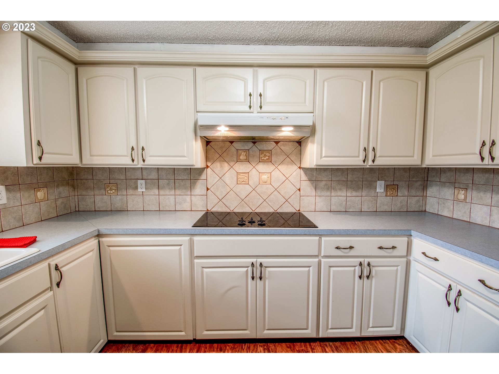 1580 Goodpasture Island Road Eugene, OR 97401 - Photo 10 of 46 Kitchen