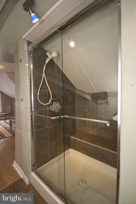 4233 Thorncliff Road Baltimore, MD 21236 - Photo 8 of 17 Ceramic Tile Master Shower