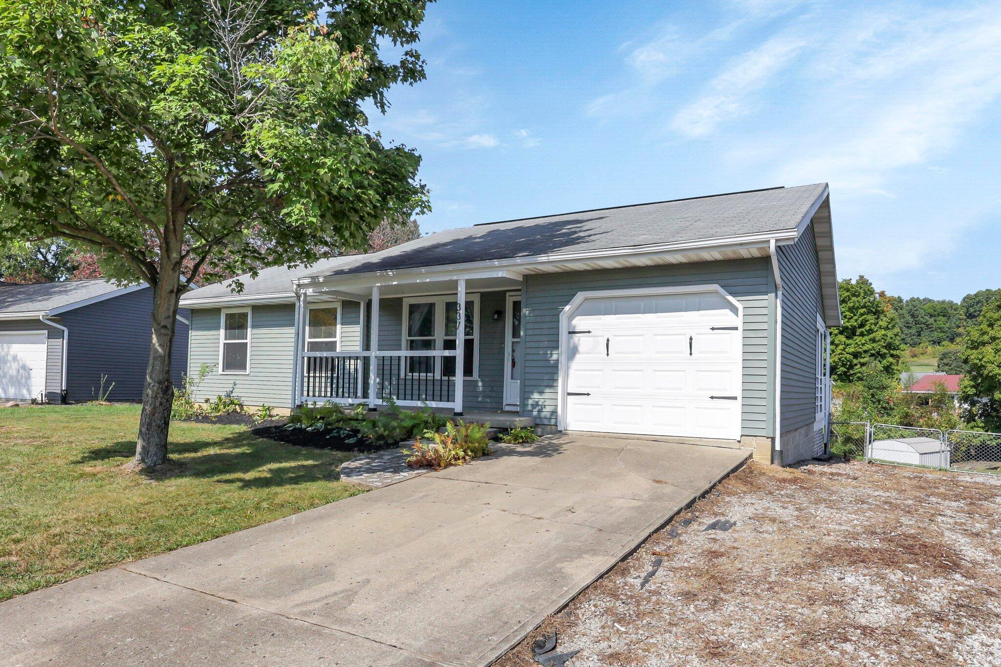 337 Ridgemere Way Lancaster, OH 43130 - Photo 2 of 19 337 side