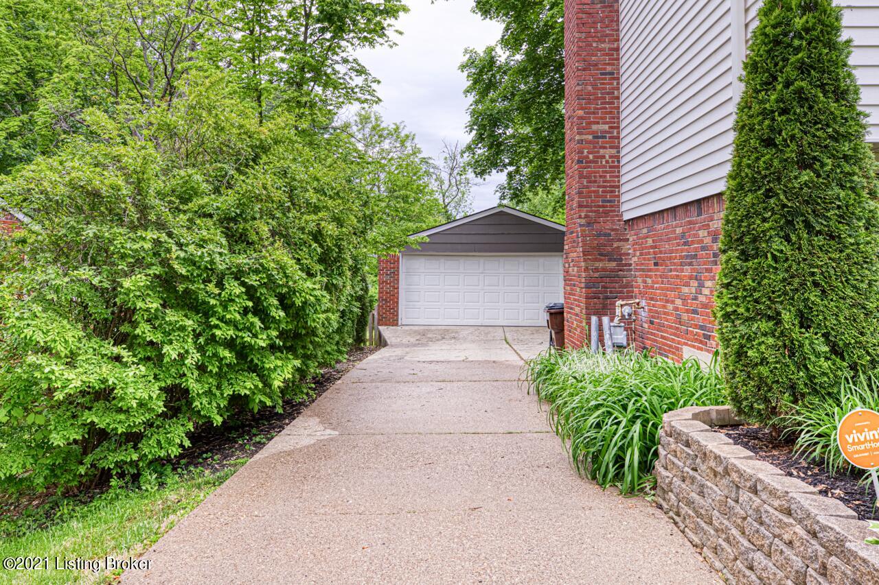 12514 Echo Bridge Road Louisville, KY 40243 - Photo 25 of 39 12514_Echo_Bridge_Rd-26