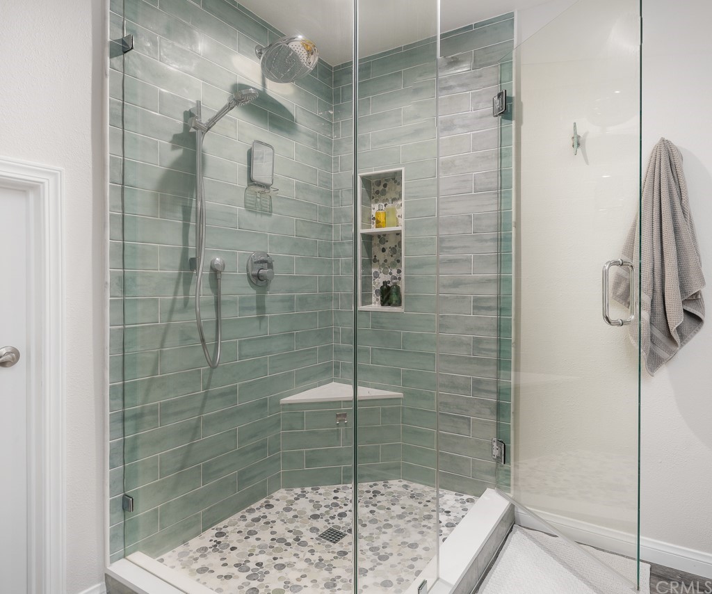 408 Richmond Street, Unit 10 El Segundo, CA 90245 - Photo 16 of 24 a bathroom with a shower