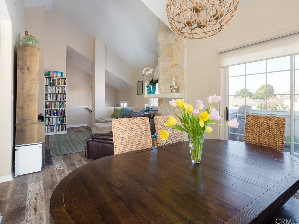 408 Richmond Street, Unit 10 El Segundo, CA 90245 - Photo 10 of 24 a living room with furniture and a large window