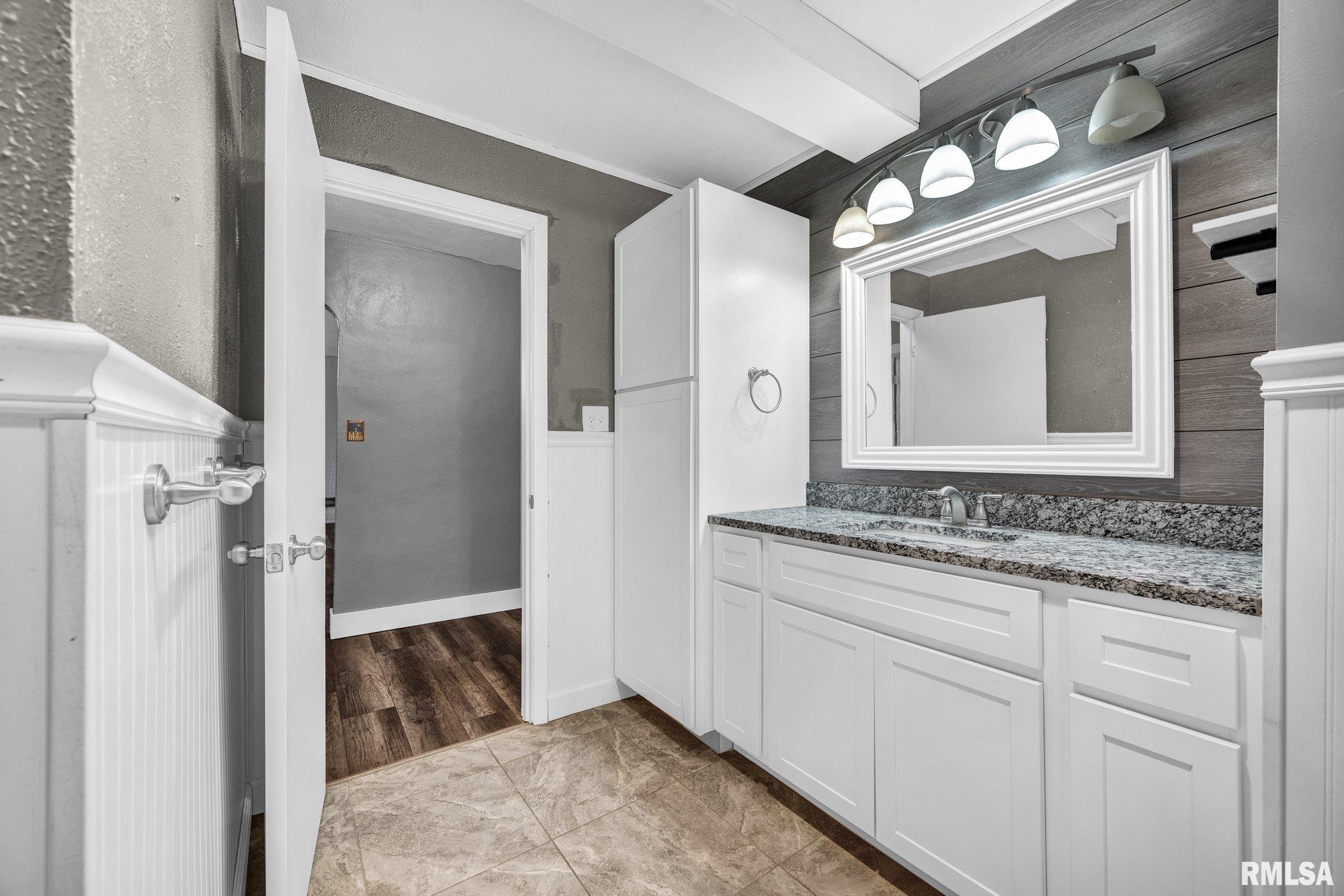 207 North Adams Street Washburn, IL 61570 - Photo 18 of 47