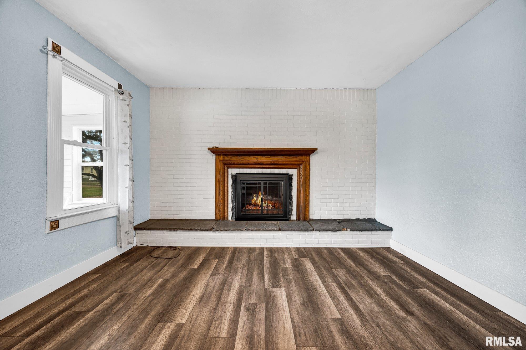 207 North Adams Street Washburn, IL 61570 - Photo 5 of 47