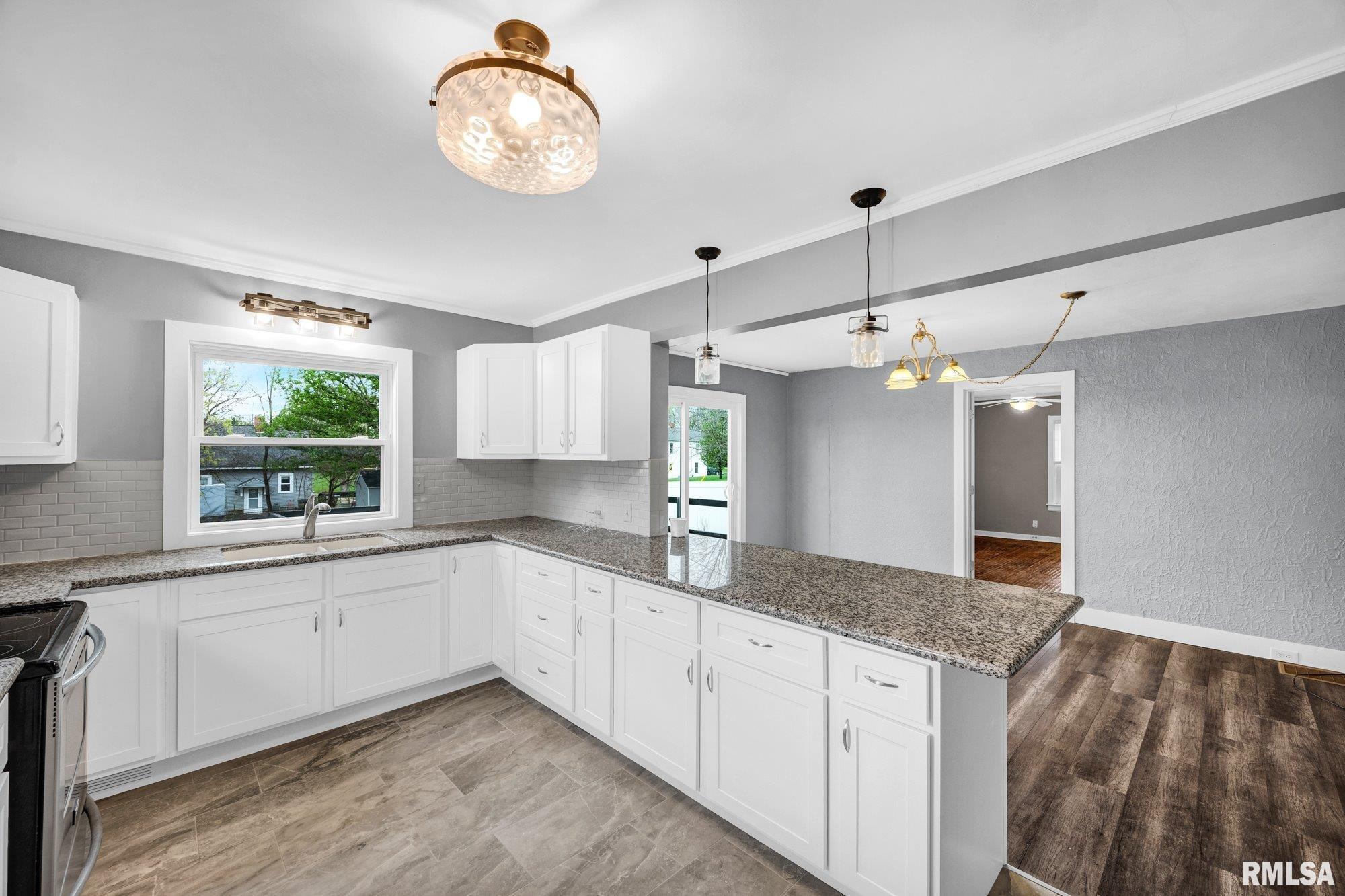 207 North Adams Street Washburn, IL 61570 - Photo 10 of 47
