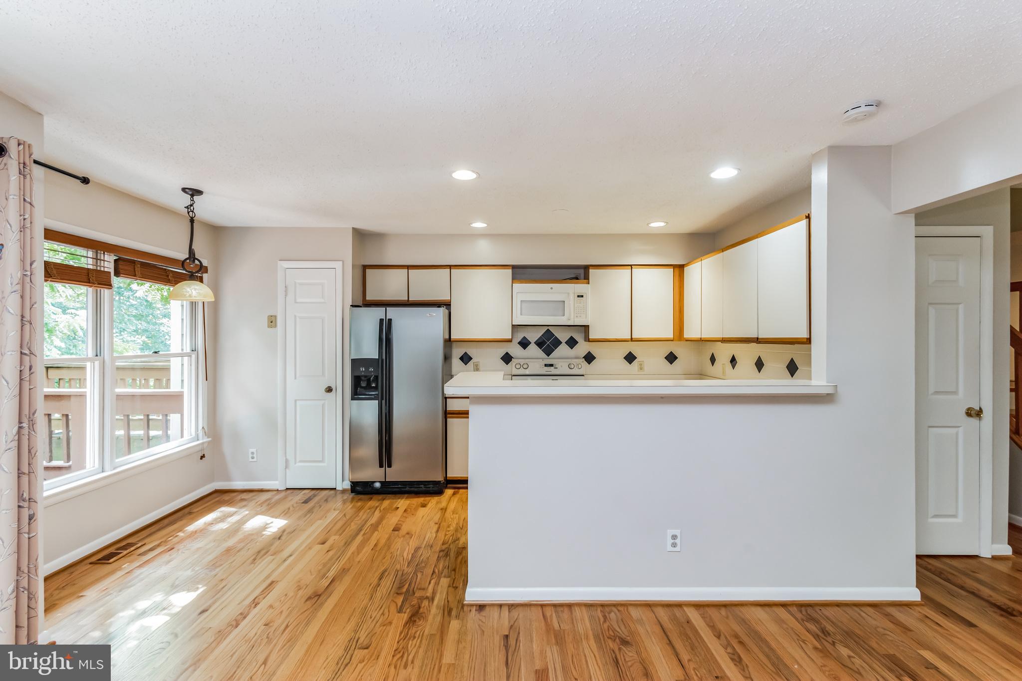 1600 Oak Spring Way Reston, VA 20190 - Photo 6 of 19 Spacious kitchen