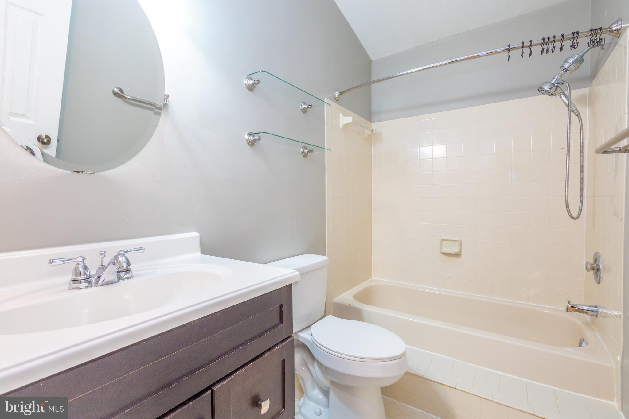 1600 Oak Spring Way Reston, VA 20190 - Photo 10 of 19 Ensuite bathroom