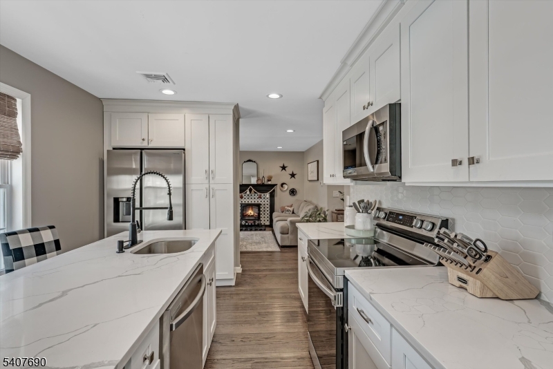 58 Brooklyn Road Stanhope, NJ 07874 - Photo 9 of 25