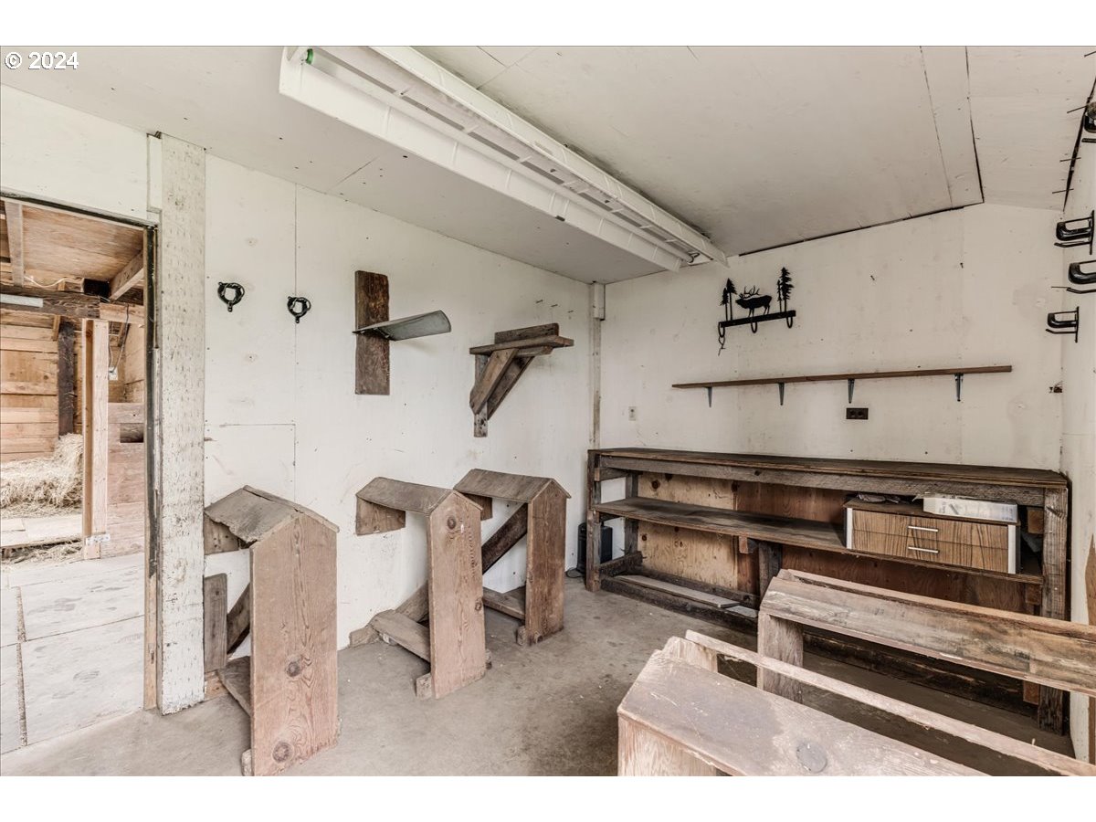 16258 Forsythe Road Oregon City, OR 97045 - Photo 46 of 48