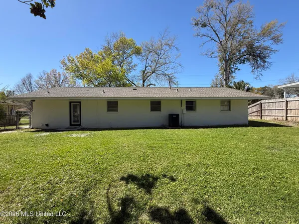 $299,000 | 121 South Island View Avenue, Long Beach, MS 39560