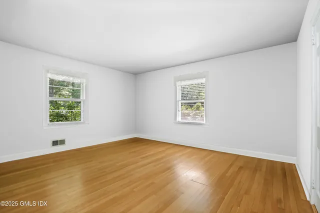 $10,000 | 5 Wooddale Road, Greenwich, CT 06830