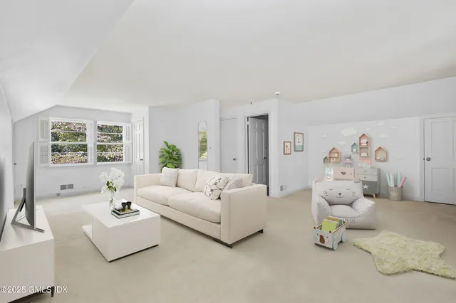 $10,000 | 5 Wooddale Road, Greenwich, CT 06830