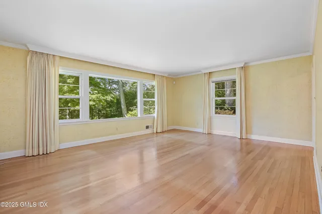 $10,000 | 5 Wooddale Road, Greenwich, CT 06830