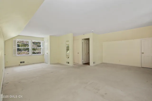 $10,000 | 5 Wooddale Road, Greenwich, CT 06830