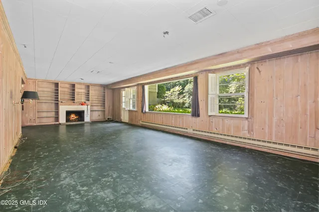 $10,000 | 5 Wooddale Road, Greenwich, CT 06830