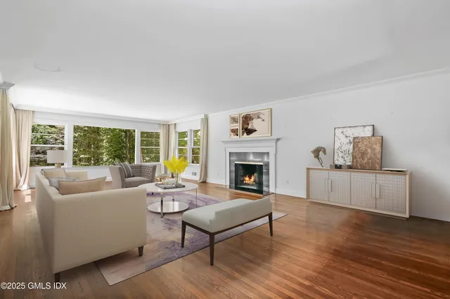 $10,000 | 5 Wooddale Road, Greenwich, CT 06830