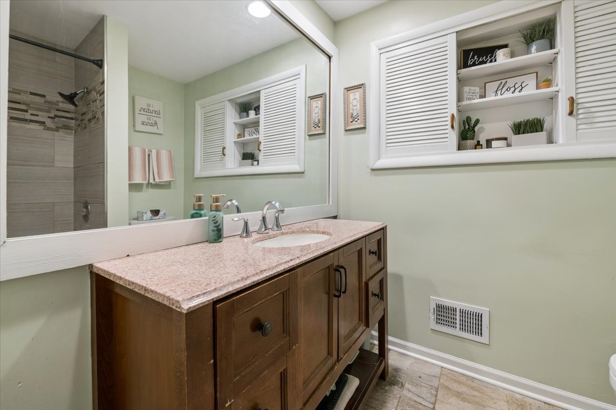 26 South Rohlwing Road Palatine, IL 60074 - Photo 12 of 23