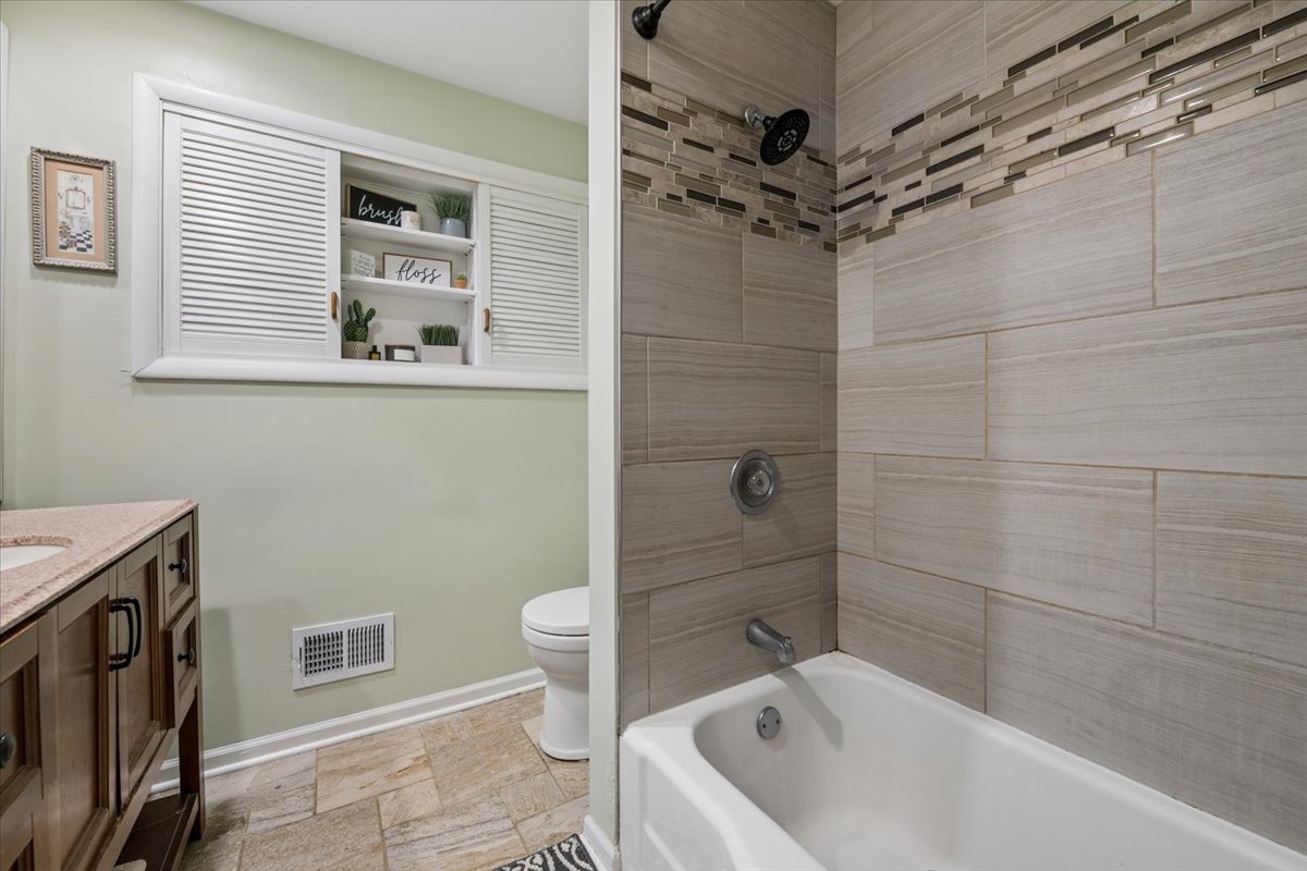 26 South Rohlwing Road Palatine, IL 60074 - Photo 13 of 23