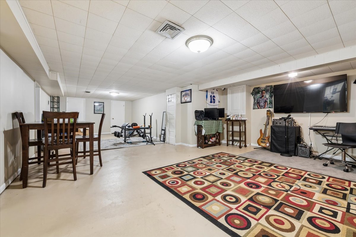 26 South Rohlwing Road Palatine, IL 60074 - Photo 16 of 23