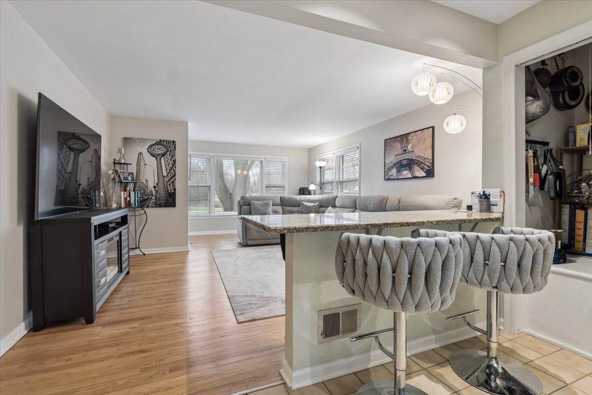 26 South Rohlwing Road Palatine, IL 60074 - Photo 8 of 23