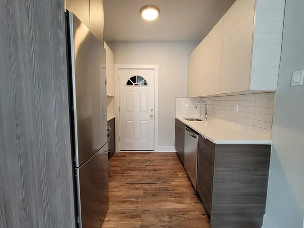 $2,195 | 641 West Roscoe Street, Unit V3, Chicago, IL 60657
