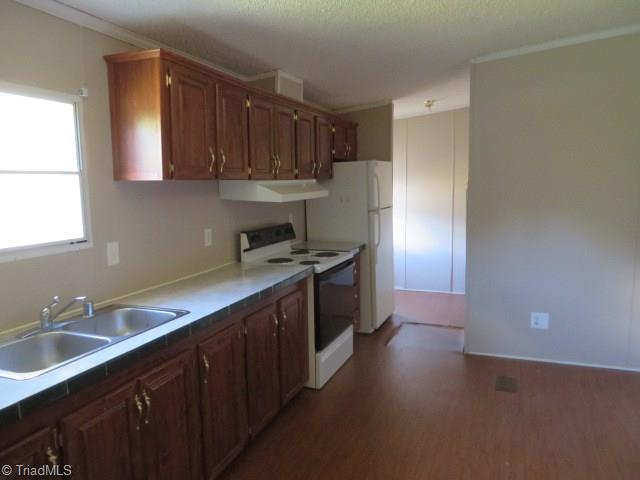 1071 Roy Tuttle Road Pinnacle, NC 27043 - Photo 7 of 13