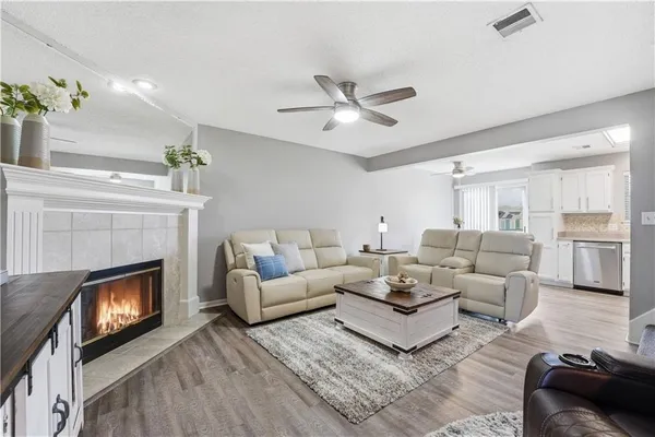 $225,000 | 5683 Northwest Plantation Lane, Unit 194B, Lee's Summit, MO 64064