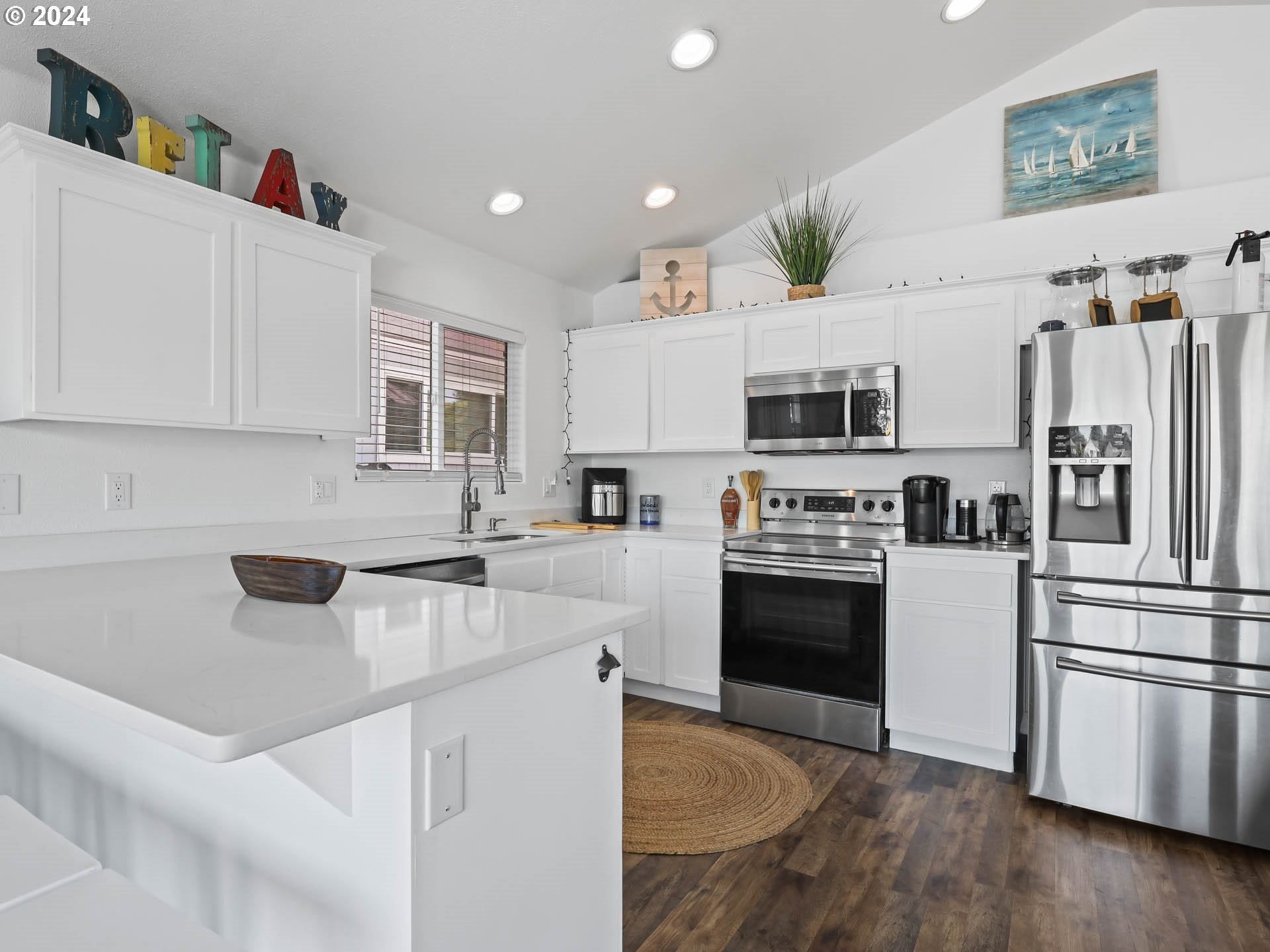 531 North Bridgeton Road, Unit 6 Portland, OR 97217 - Photo 8 of 25 Gallery Image 8