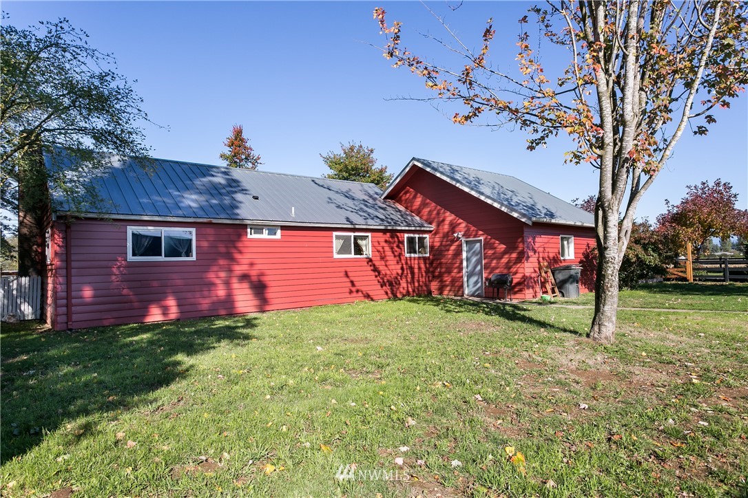 239 East Pole Road Lynden, WA 98264 - Photo 11 of 22