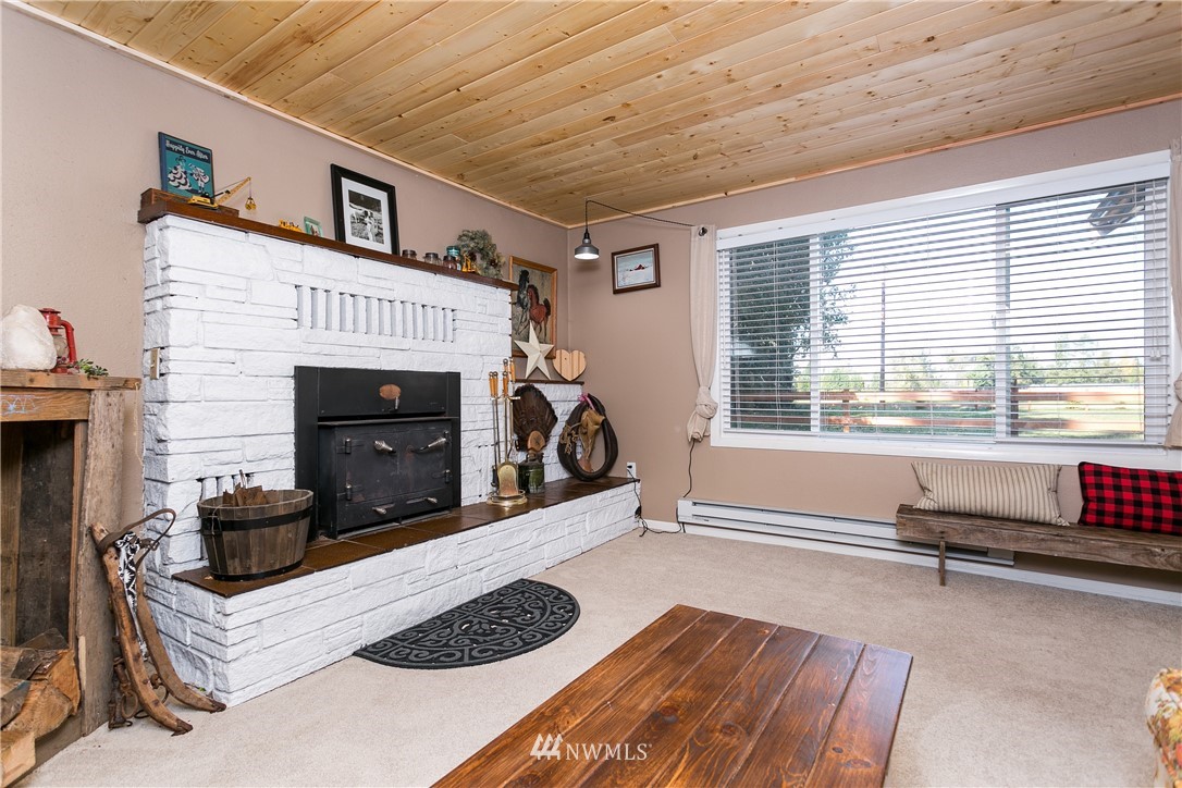 239 East Pole Road Lynden, WA 98264 - Photo 4 of 22