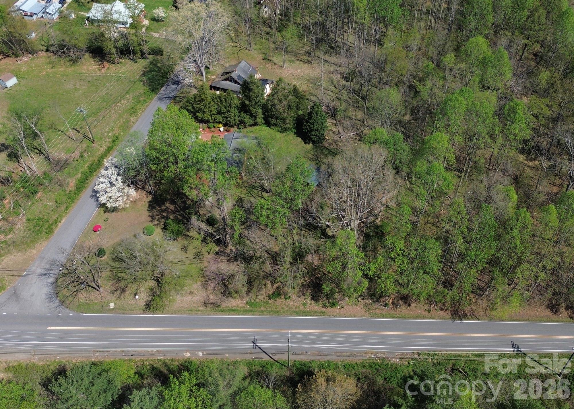 1401 East Union Street Morganton, NC 28655 - Photo 37 of 40 a view of a yard