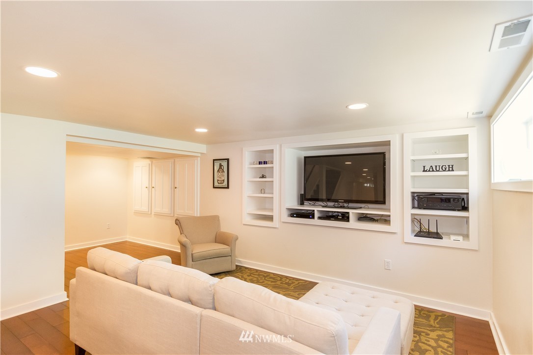 1518 North 40th Street Seattle, WA 98103 - Photo 11 of 25