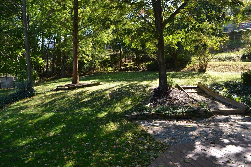 956 Girard Road Whitehall, PA 15227 - Photo 19 of 20 Gallery Image 19