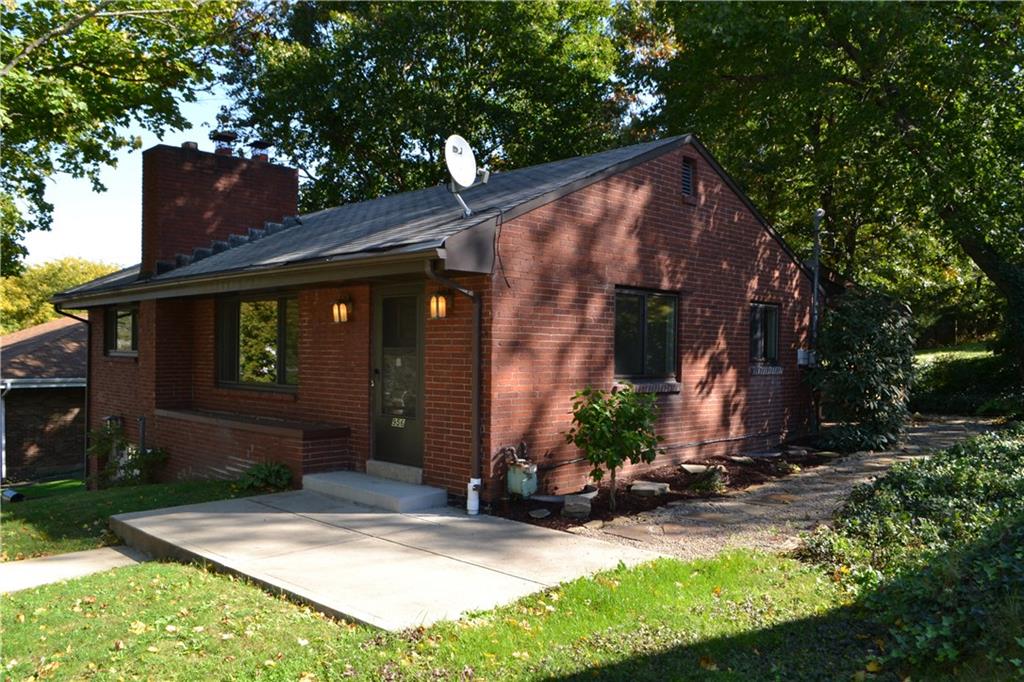 956 Girard Road Whitehall, PA 15227 - Photo 3 of 20 Gallery Image 3
