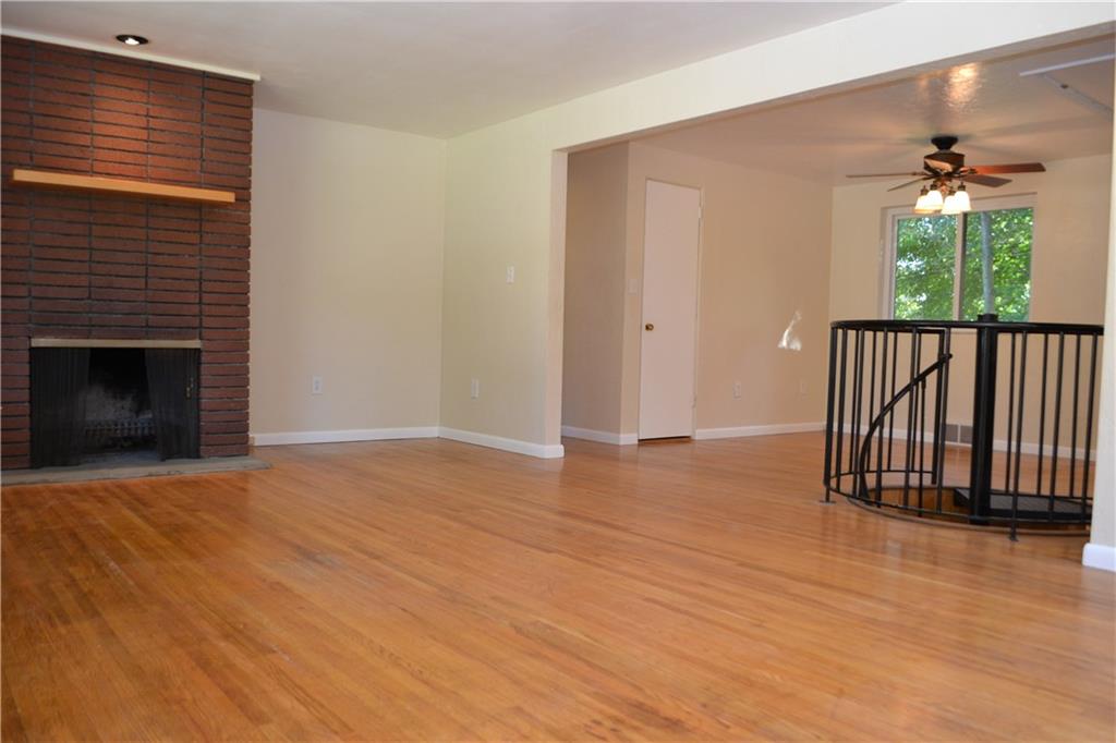 956 Girard Road Whitehall, PA 15227 - Photo 6 of 20 Gallery Image 6
