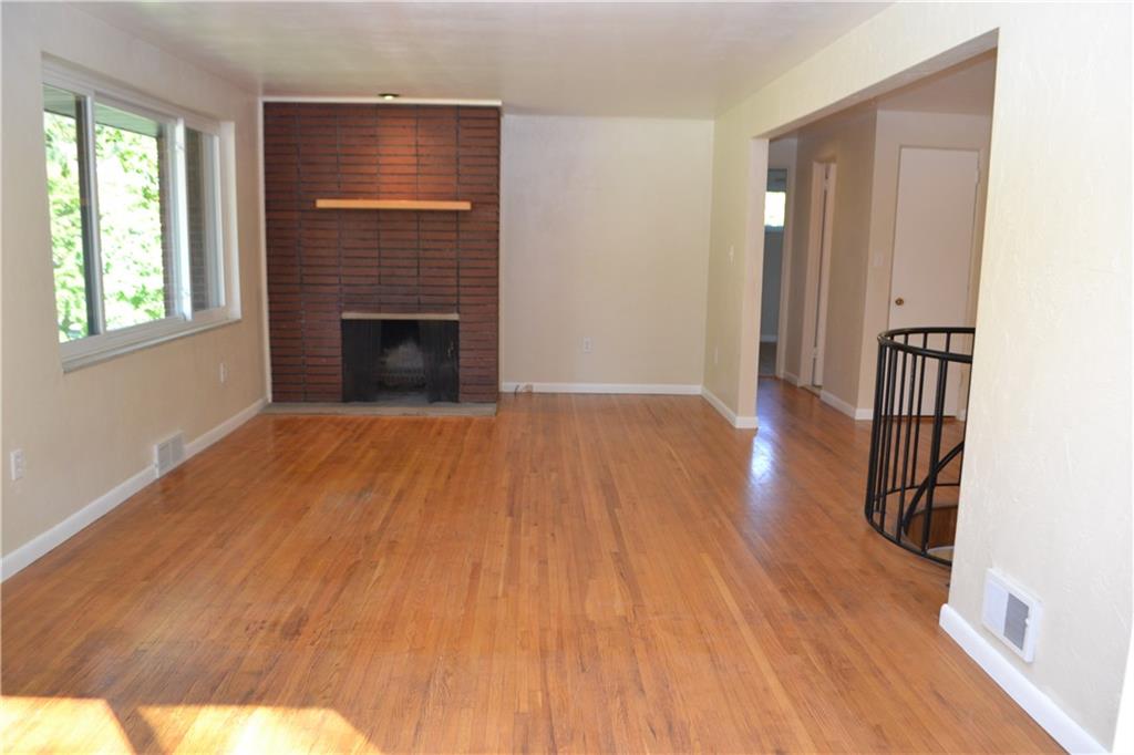 956 Girard Road Whitehall, PA 15227 - Photo 7 of 20 Gallery Image 7