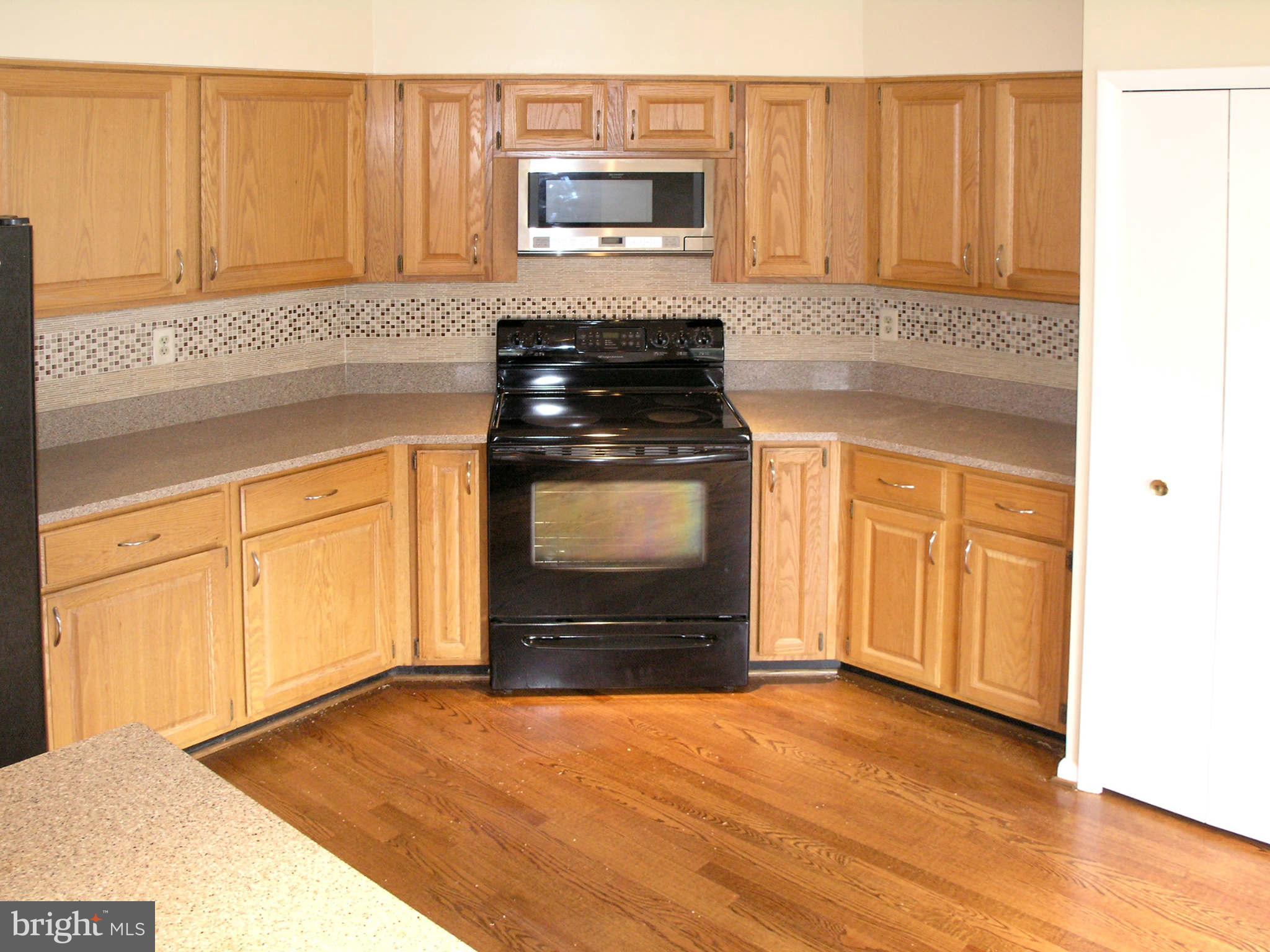 1323 Wedgewood Manor Way Reston, VA 20194 - Photo 12 of 30 Kitchen