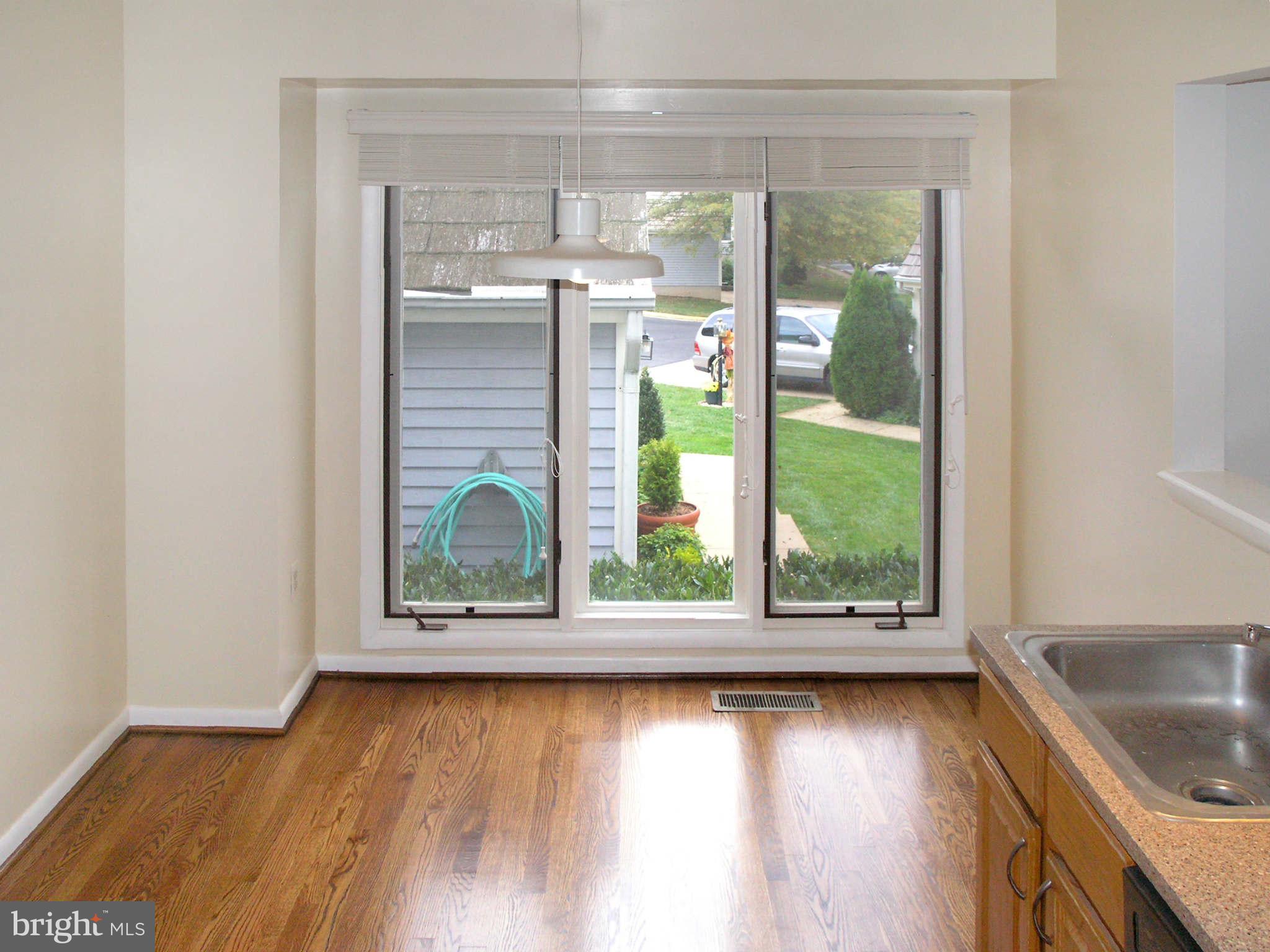 1323 Wedgewood Manor Way Reston, VA 20194 - Photo 13 of 30 Kitchen Nook