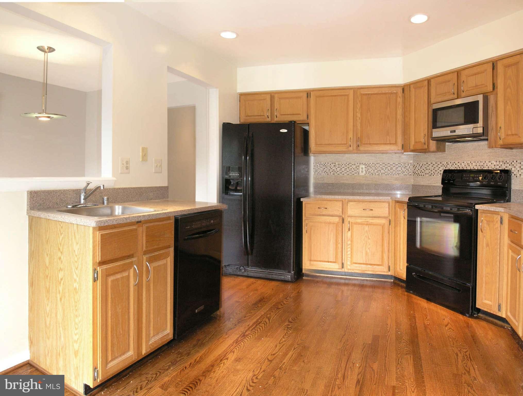 1323 Wedgewood Manor Way Reston, VA 20194 - Photo 14 of 30 Kitchen