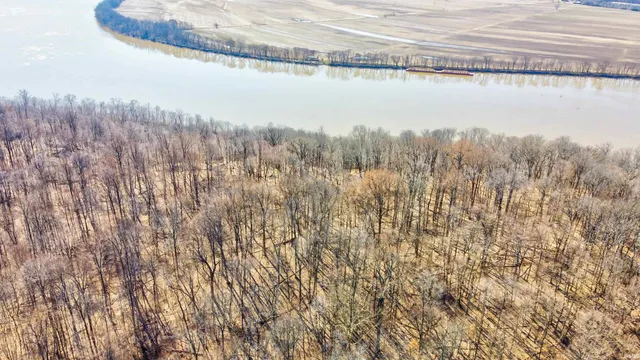 $153,000 | 7860 In-166, Cannelton, IN 47520