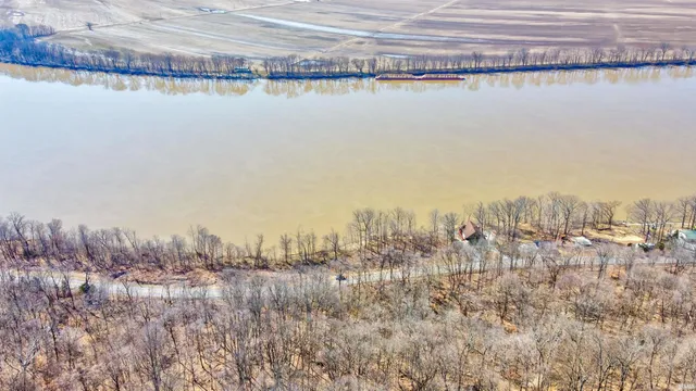 $153,000 | 7860 In-166, Cannelton, IN 47520