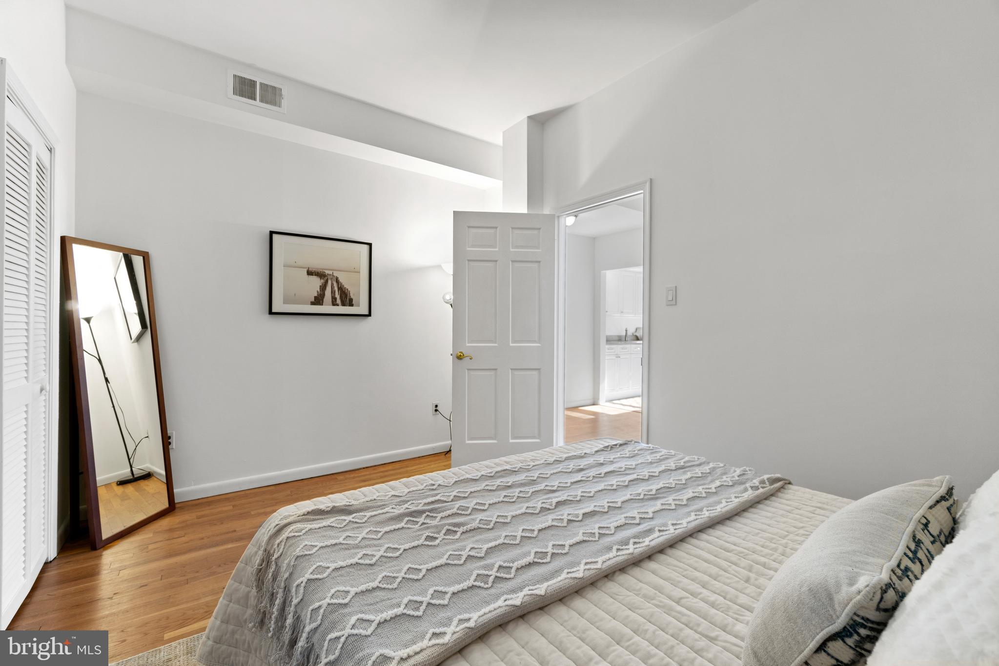 2007 O Street Northwest, Unit 201 Washington, DC 20036 - Photo 10 of 17 Bedroom