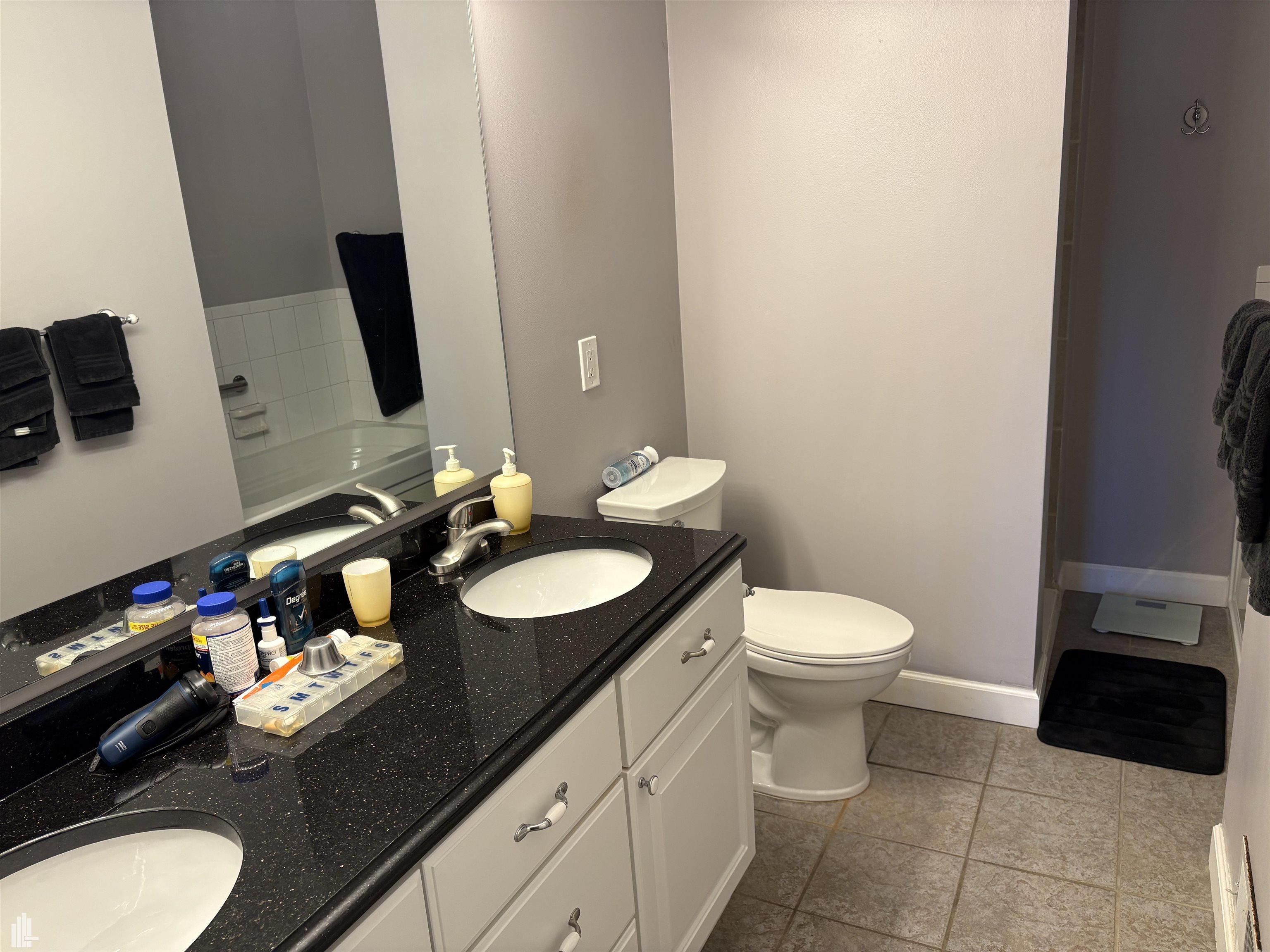 14867 21 Mile Road Utica, MI 48315 - Photo 16 of 44 Main Bath