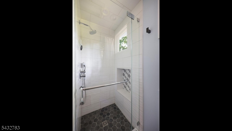 17 Nottingham Way Warren, NJ 07059 - Photo 29 of 48