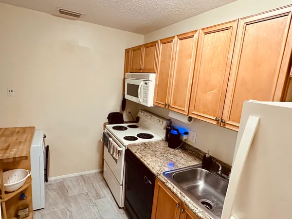 $1,550 | 225 South Tropical Trail, Unit 705, Merritt Island, FL 32952
