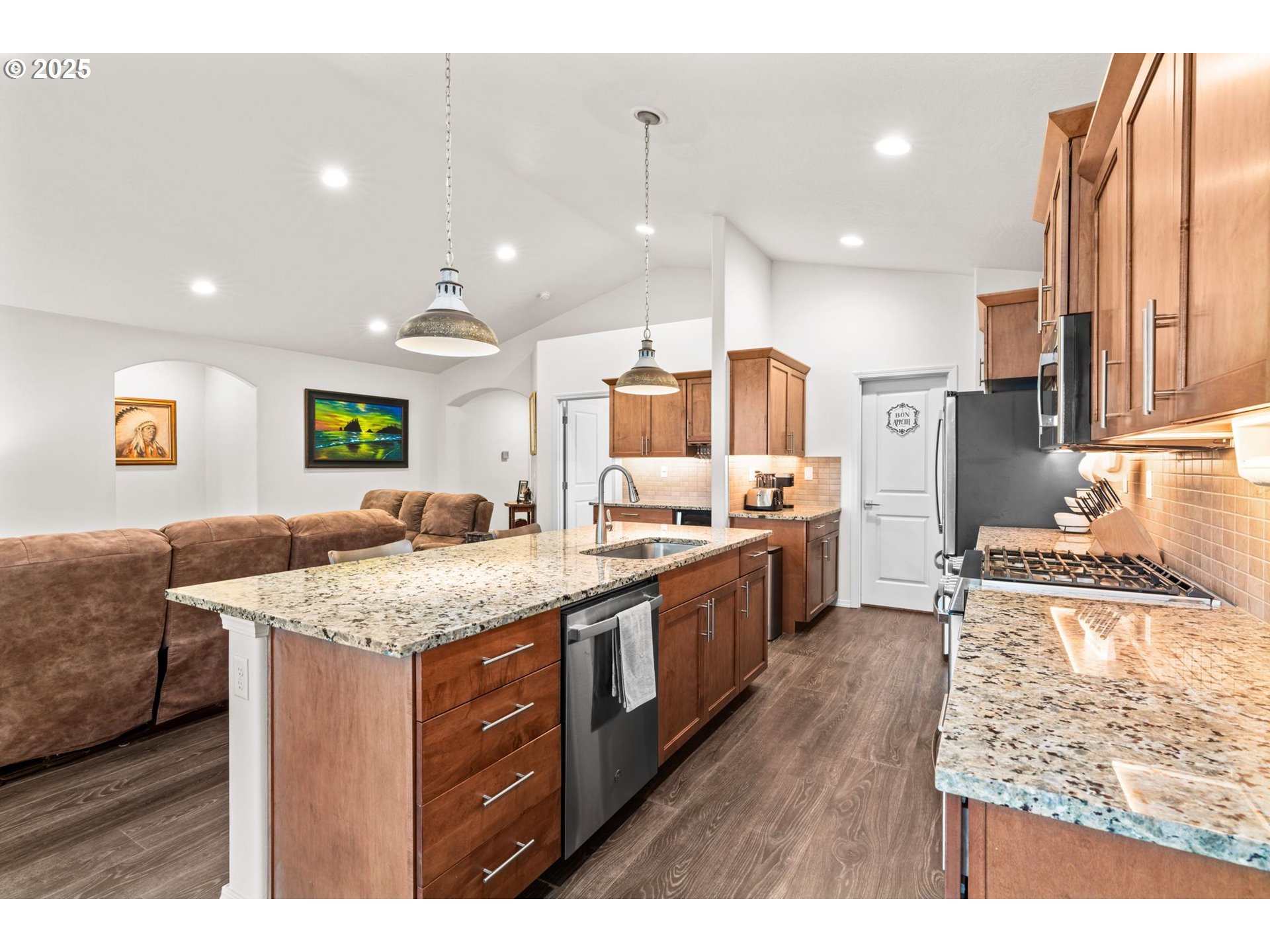 760 South 52nd Street Springfield, OR 97478 - Photo 18 of 33