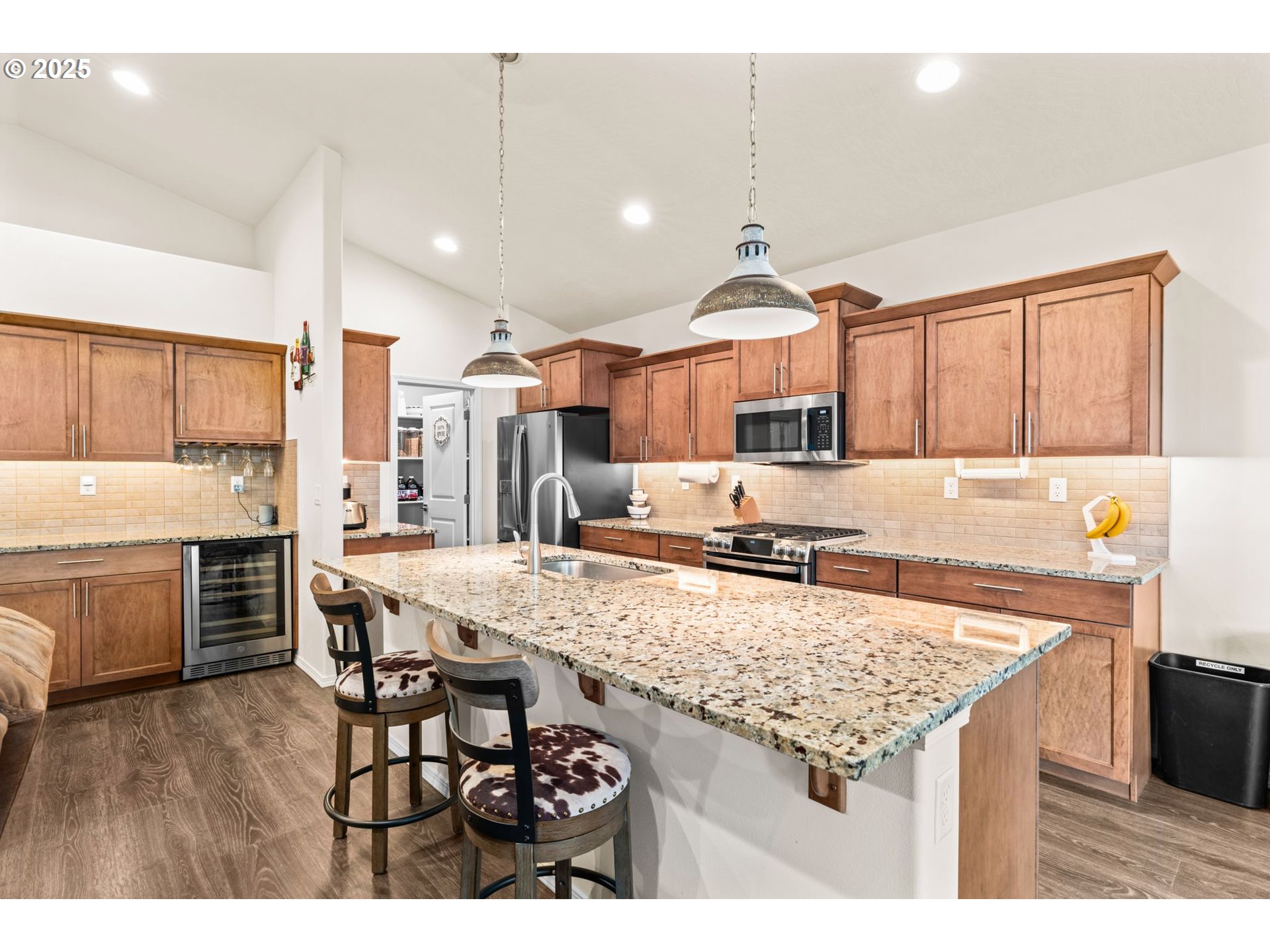 760 South 52nd Street Springfield, OR 97478 - Photo 19 of 33