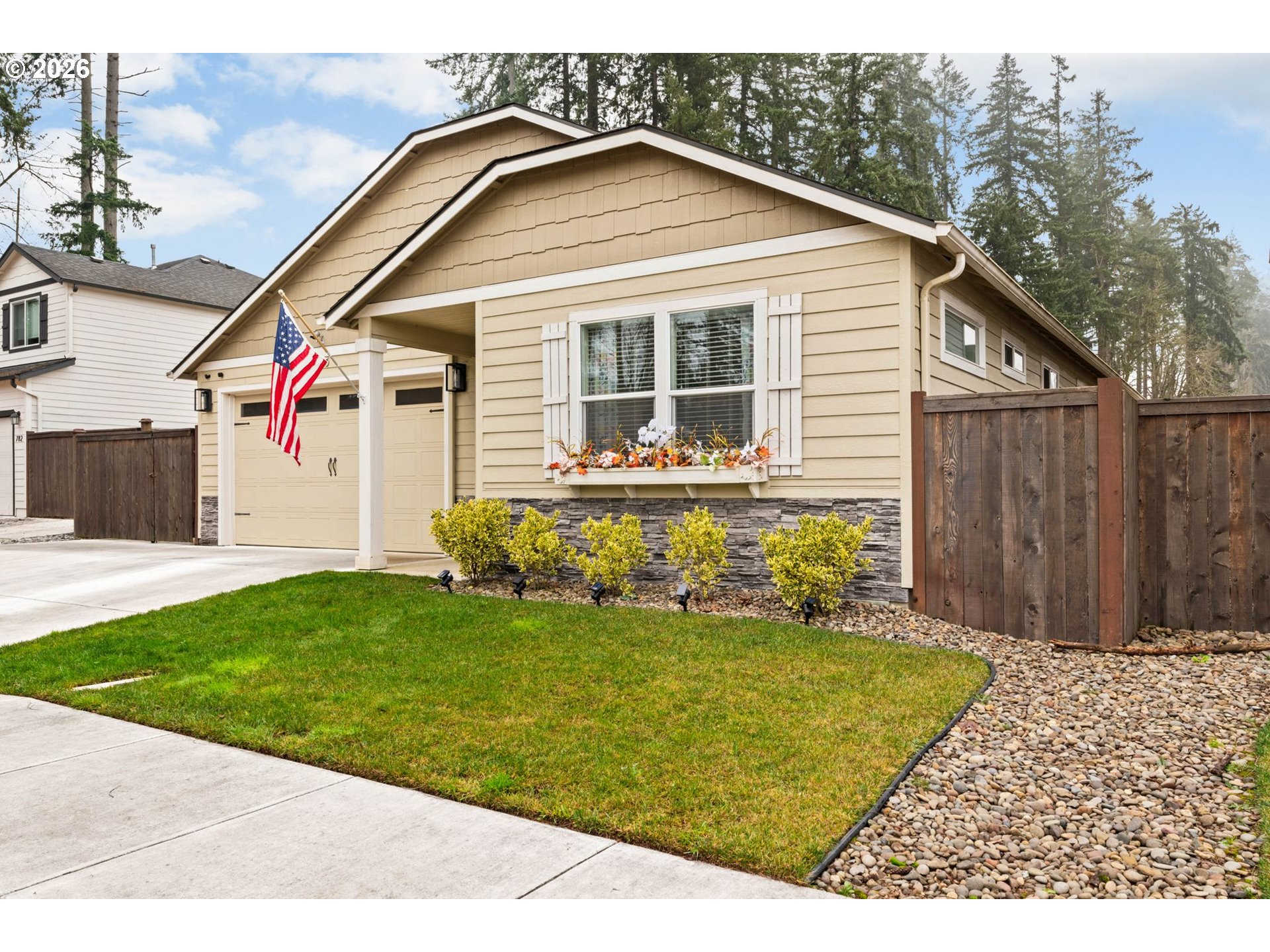 760 South 52nd Street Springfield, OR 97478 - Photo 3 of 33