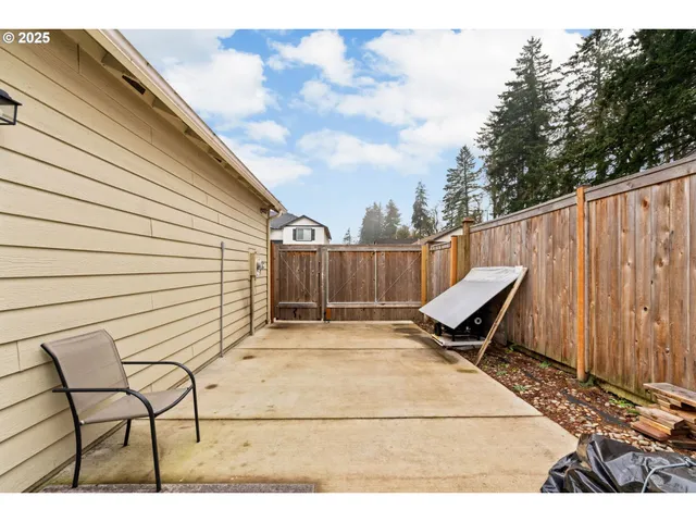 $529,900 | 760 South 52nd Street, Springfield, OR 97478