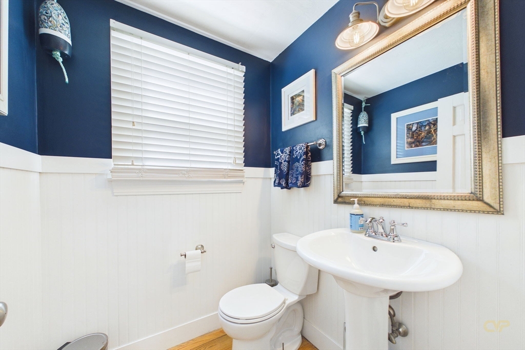 281 Neck Road Rochester, MA 02770 - Photo 9 of 39 Gallery Image 9